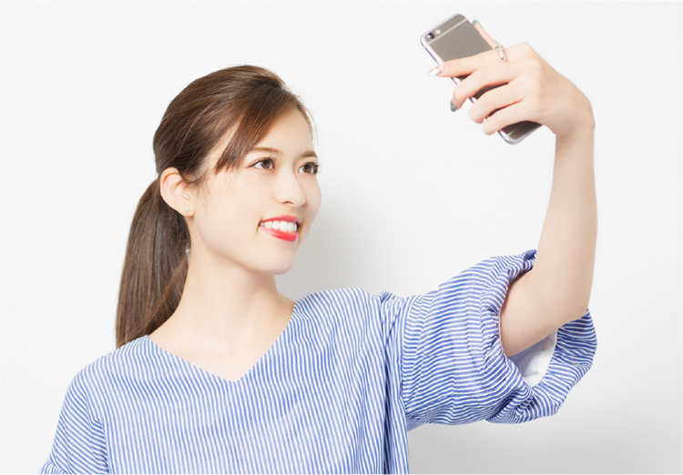 モニター撮影自撮りイメージ